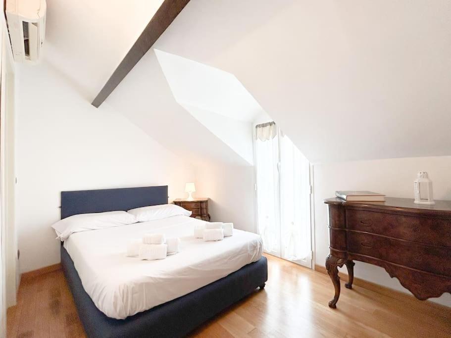 Apartmán Elegante Mansarda 300Mt Dal Mare - Centro - Wifi Savona Exteriér fotografie