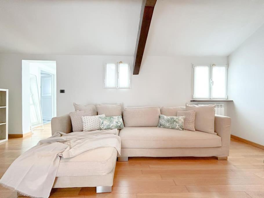 Apartmán Elegante Mansarda 300Mt Dal Mare - Centro - Wifi Savona Exteriér fotografie