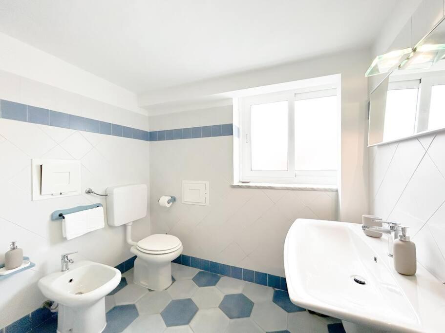 Apartmán Elegante Mansarda 300Mt Dal Mare - Centro - Wifi Savona Exteriér fotografie