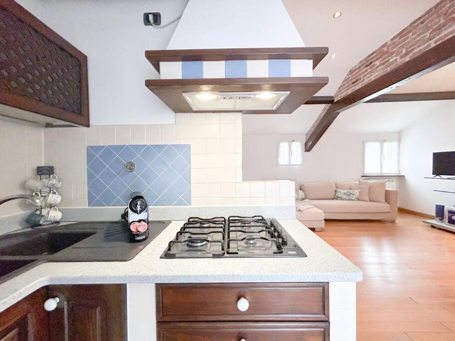 Apartmán Elegante Mansarda 300Mt Dal Mare - Centro - Wifi Savona Exteriér fotografie
